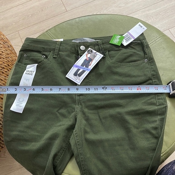 High Rise Button-Fly Flared-Leg Jeans NWT - Picture 10 of 10